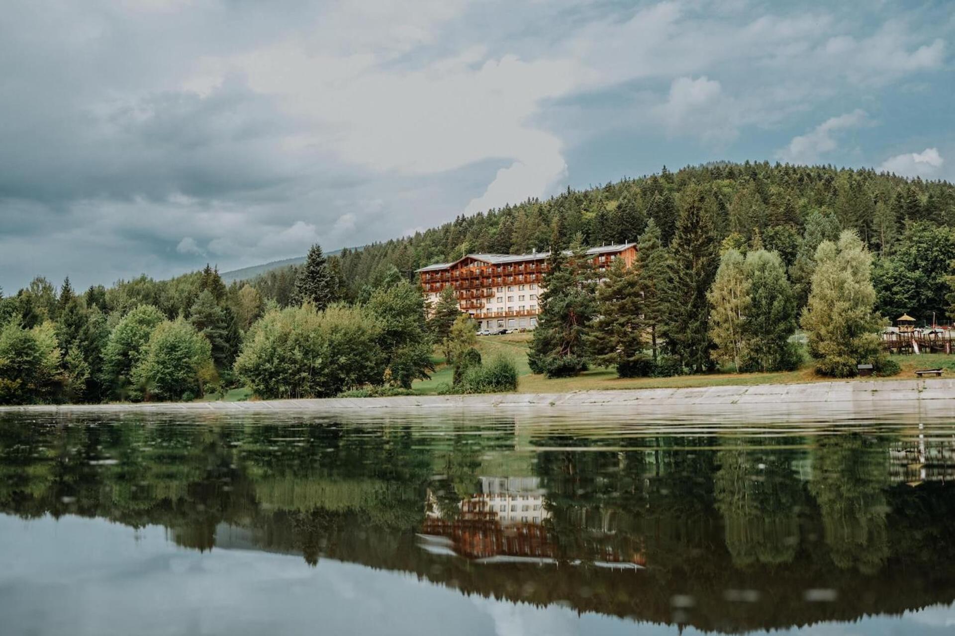 Hotel Partizan Тале Екстериор снимка